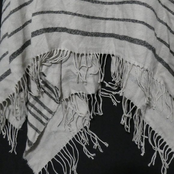 GARAGE one size, striped hooded poncho with deep pockets, BNWT - Picture 12 of 15